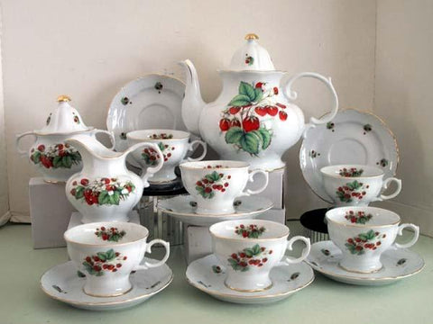 15 Piece Strawberry Porcelain Tea Set