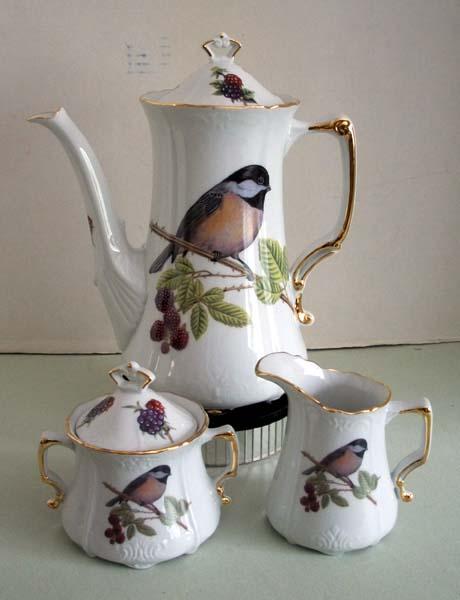 20 oz Porcelain Teapot with Cream and Sugar Set - Chickadee-Roses And Teacups