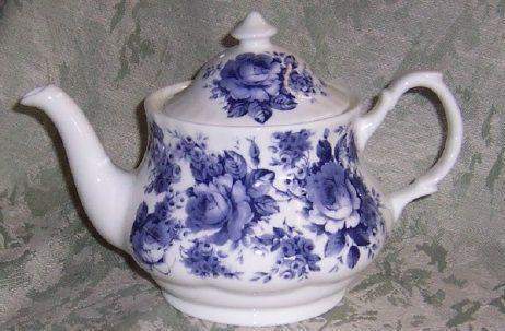6C Roy Kirkham English Chintz Bone China Teapot