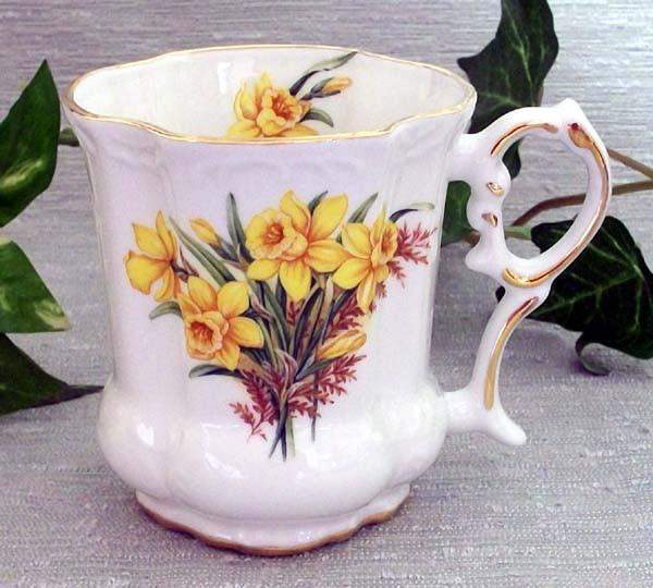 Set of 2 Daffodils Victorian Tankards Floral Mugs