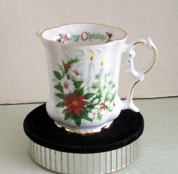Set of 2 Victorian Tankards Floral Mugs - Christmas Candles