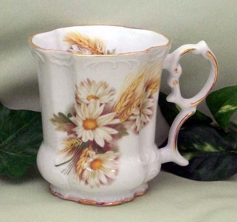 Set of 2 Victorian Tankards Floral Mugs - Daisies and Wheat