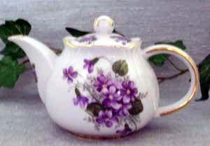 Wayside Pansy Round 3 Cup Porcelain Teapot