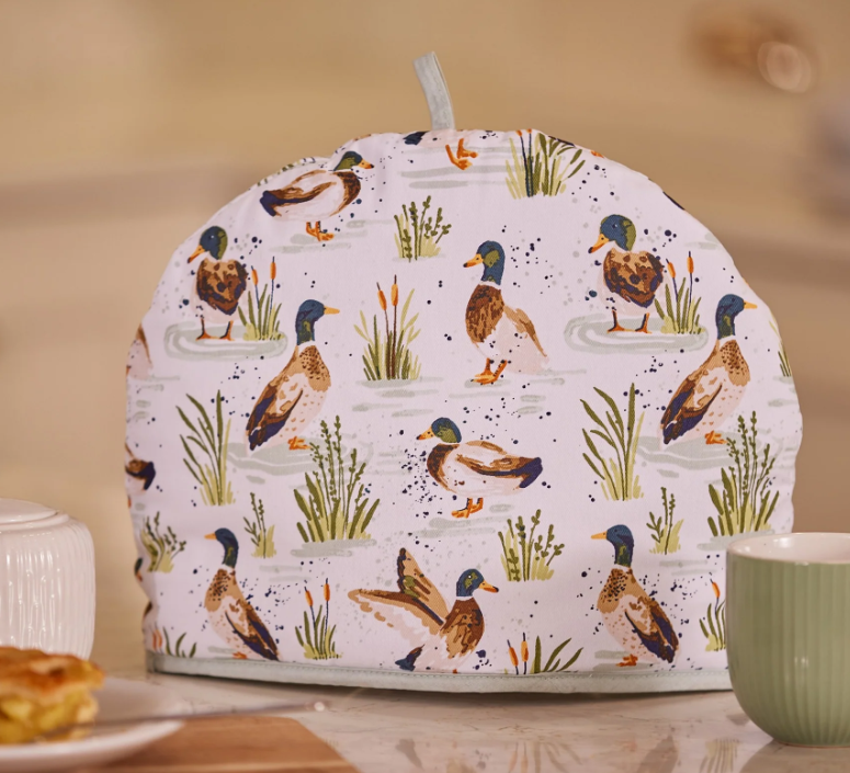 Farmhouse Ducks Tea Cosy - Cozy - Dome Style, One Size in Sage-Roses And Teacups