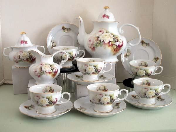 15 Piece White Rose Spray Porcelain Tea Set-Roses And Teacups