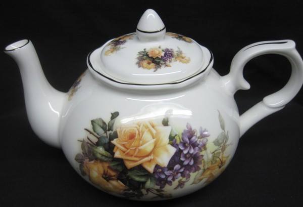 6C Sando Yellow English Bone China Teapot