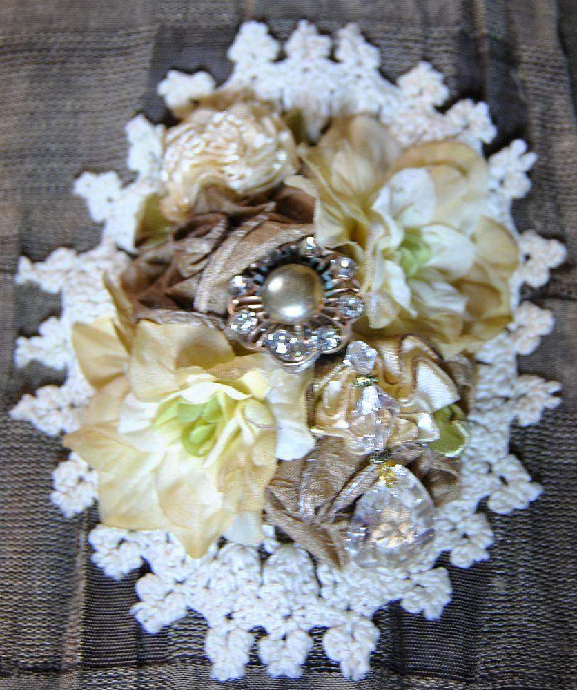 Adele Corsage Brooch-Roses And Teacups