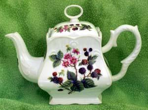 Blackberry 8 Cup Square Porcelain Teapot-Roses And Teacups