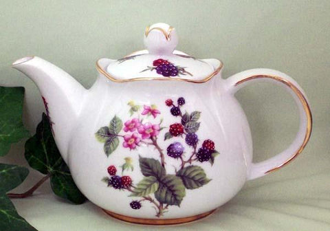 Blackberry Round 3 Cup Porcelain Teapot-Roses And Teacups