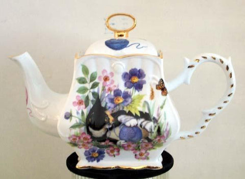 Cat 8 Cup Square Porcelain Teapot-Roses And Teacups