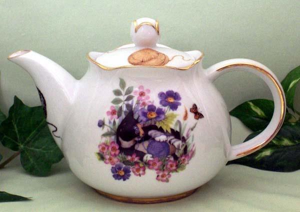 Cat Round 3 Cup Porcelain Tea Pot-Roses And Teacups