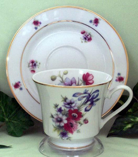Catherine Porcelain Tea Cup and Saucer Set of 2 - Iris Spray-Roses And Teacups