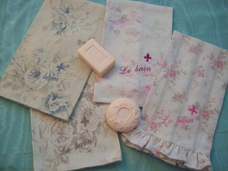 Chic and Shabby Le Bain (The Bath) Embroidered Guest Towel-Roses And Teacups