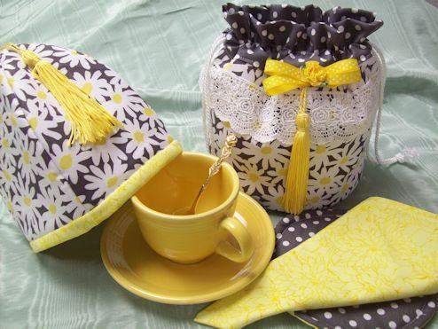 Dots N Daisies Tea Cup Cozy Cover-Roses And Teacups
