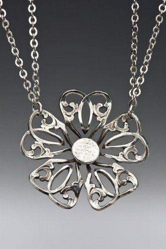 Flower Pendant Necklace - Claire