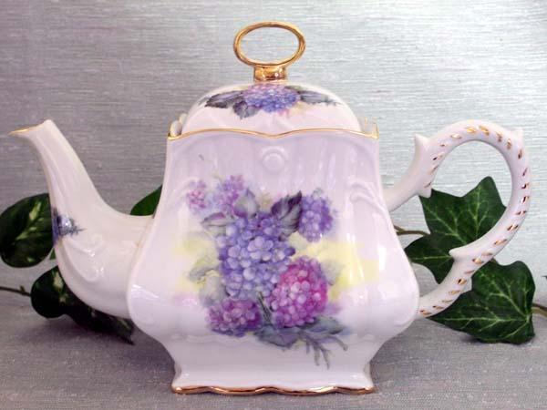 Hydrangea 8 Cup Square Porcelain Teapot-Roses And Teacups