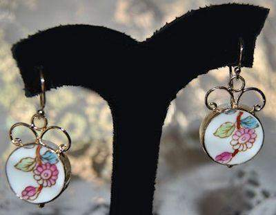 Round Flower China Earrings GOLD