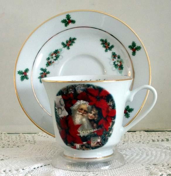 Set of 2 Victorian Tankards Floral Mugs - Christmas Candles-Roses And Teacups