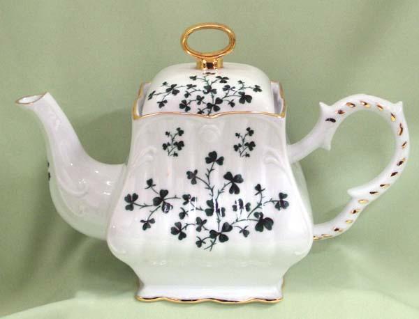 Shamrock 8 Cup Square Porcelain Teapot-Roses And Teacups