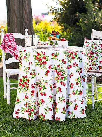 Strawberry Basket Round Tablecloth