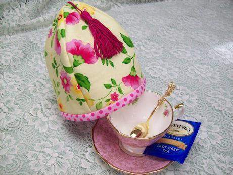 Sweet Pea Tea Cup Cozy Cover-Roses And Teacups