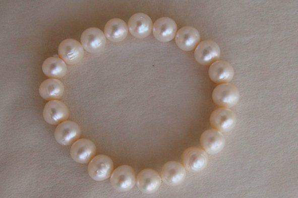 White Stretch Pearl Bracelet BF018-Roses And Teacups