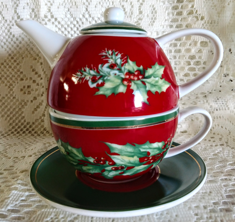 Red and Garland Christmas Porcelain Tea For One with Saucer - Only 1 Available!